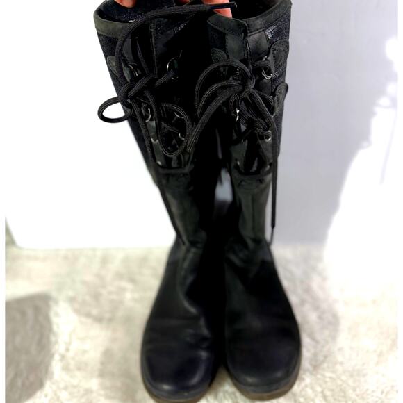 UGG Elsa Waterproof Lace-up Womens Tall Boot Size 7.5 Leather Side Zipper - Picture 2 of 8